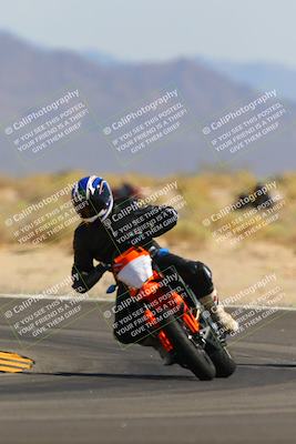 media/Oct-08-2022-SoCal Trackdays (Sat) [[1fc3beec89]]/Turn 16 (125pm)/